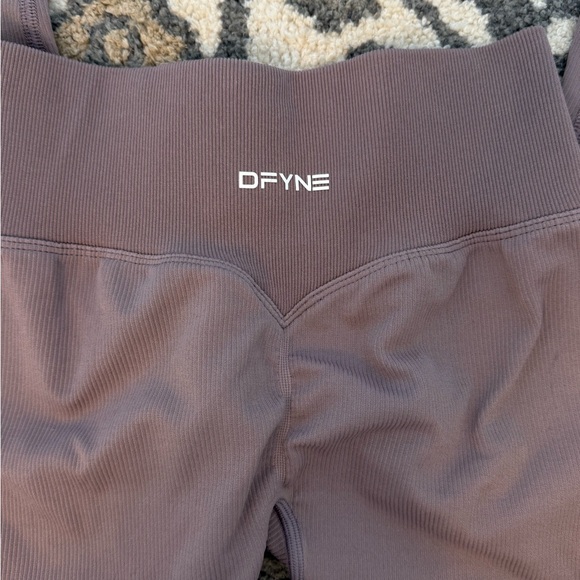 Women’s DFyne High-Rise Ribbed Leggings in Mauve - Picture 3 of 6